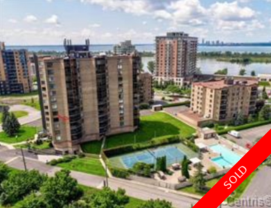 Brossard 2-Storey: Studio