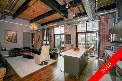 Liberty Village Loft: The Toy Factory 1 Bed + Den